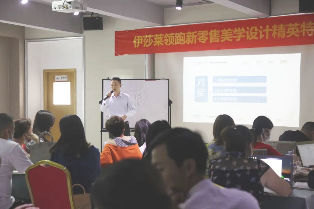 小蝌蚪视频黄客服部经理邱小坚